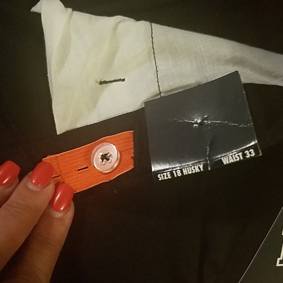 Husky, French toast, black pants - Picture 5 of 5